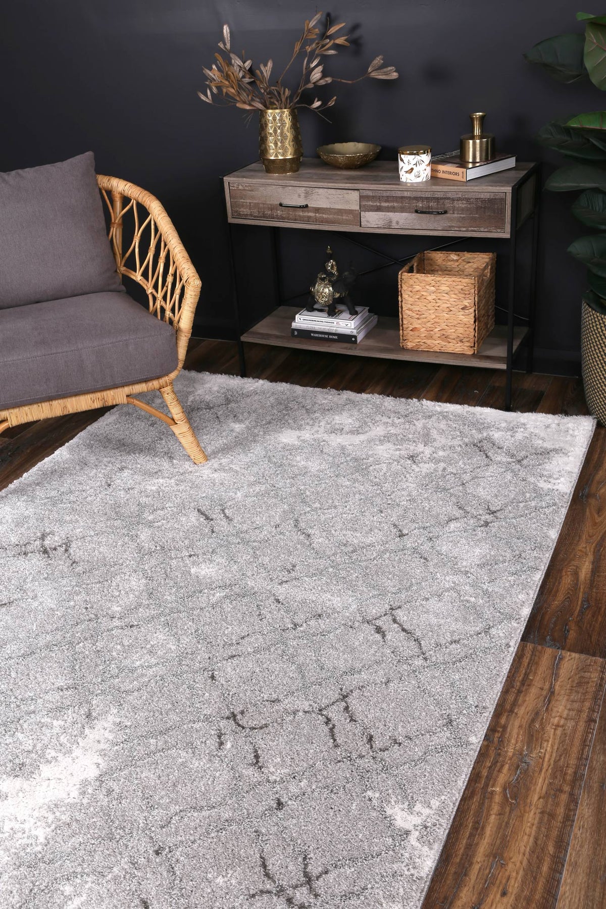 Century Ulpius Grey Plush Rug