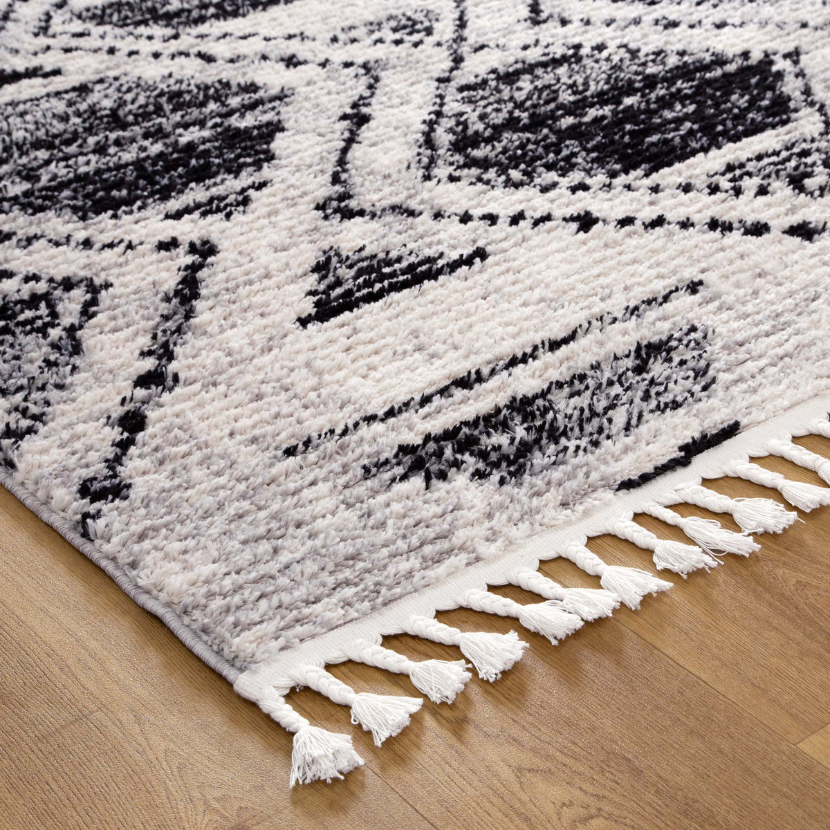 Mansour Diamond Black &amp; White Geometric Rug