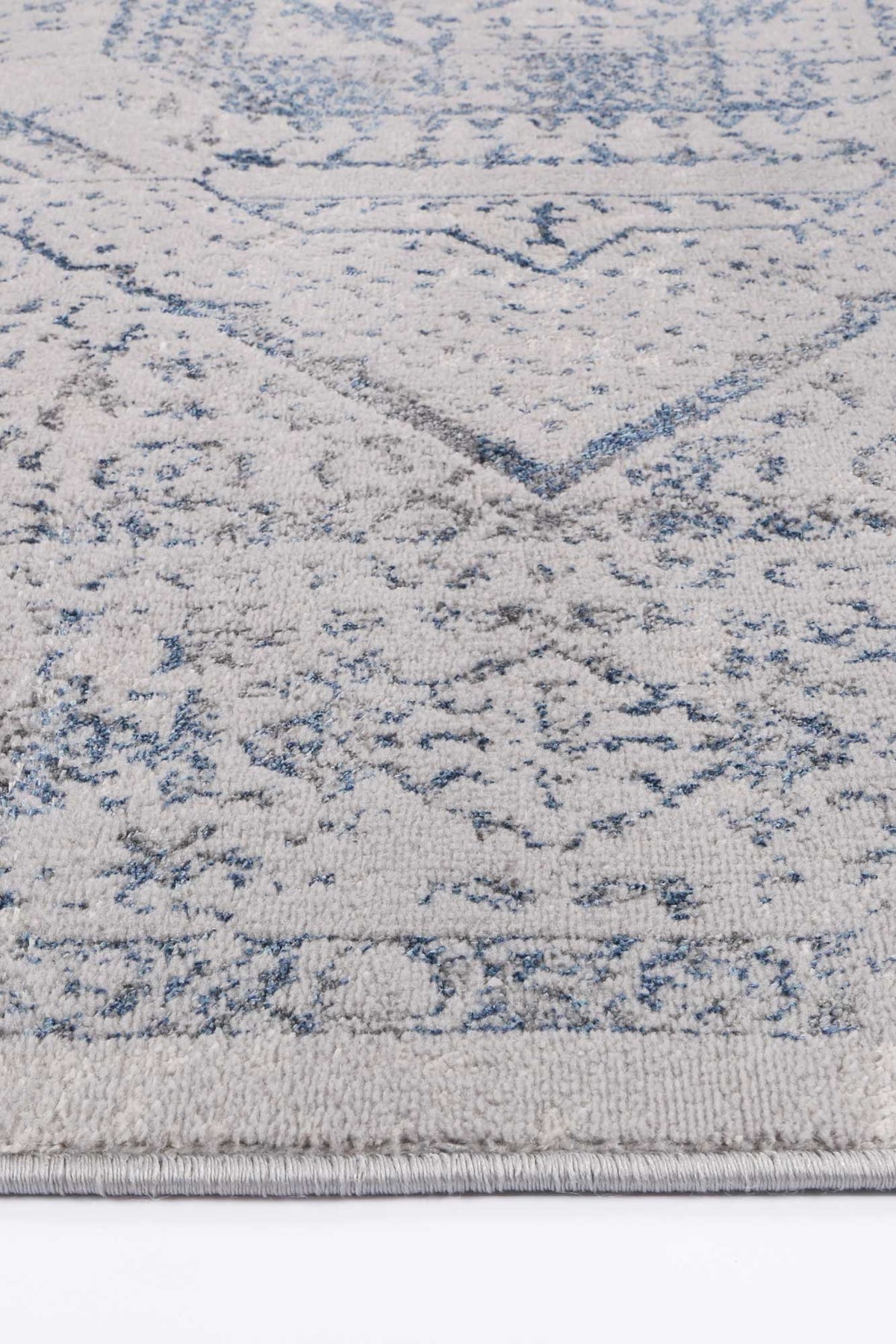 Porto Luna Cream &amp; Blue Traditional Rug